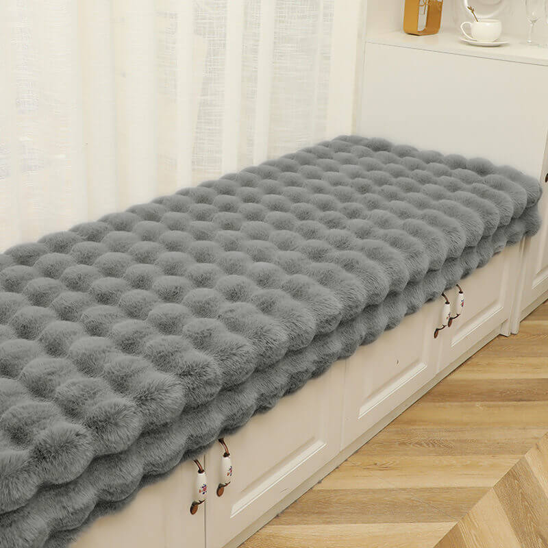 Plush non-slip couch cover. Middlepet™