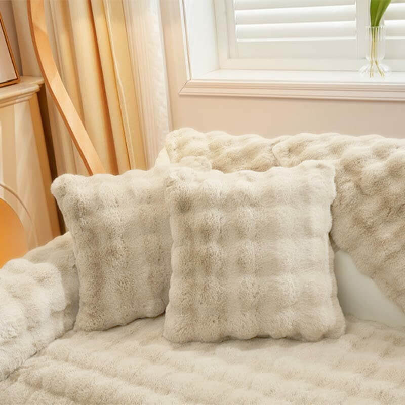 Plush non-slip couch cover. Middlepet™